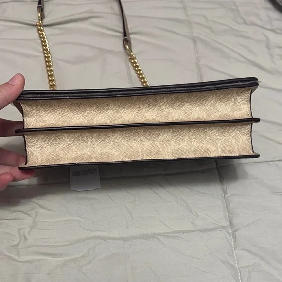 NEW COACH ENVELOPE CROSSBODY PURSE (color:Sand/tan) - Picture 9 of 11